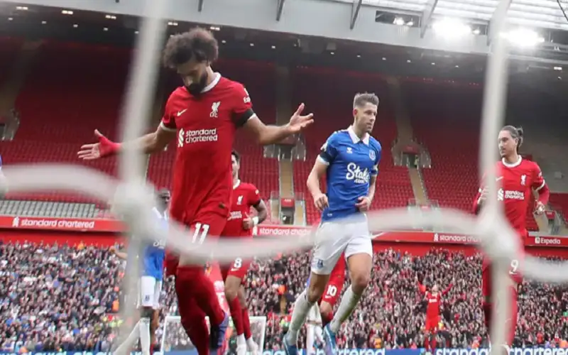 سقوط مدو لصلاح في جائزة الكرة