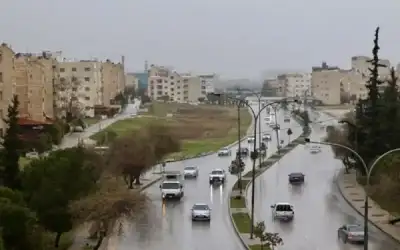 أجواء معتدلة الخميس وتوقع زخات مطرية