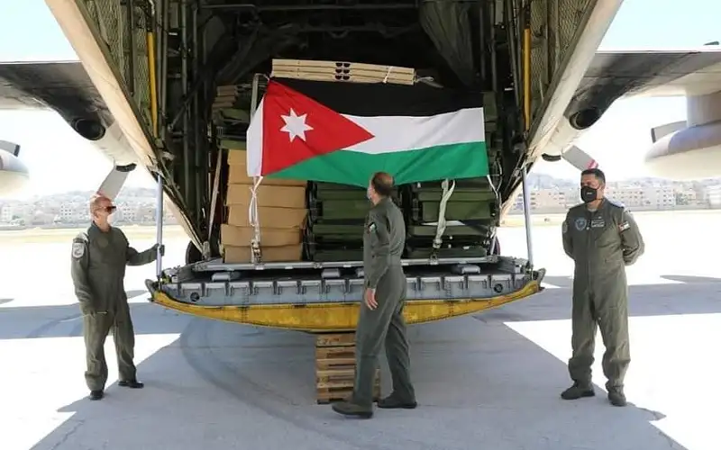 الأردن يرسـل طائرة مساعدات إغاثية جديدة