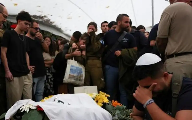 مقتل ضابط من جيش الاحتلال في