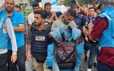 الاحتلال يقصف برجا بغزة يضم مكاتب