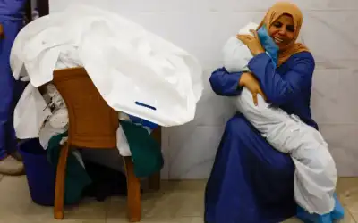 مآسي غزة .. أم ترفض غسل