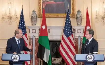 الصفدي يبحث مع بلينكن في عمان