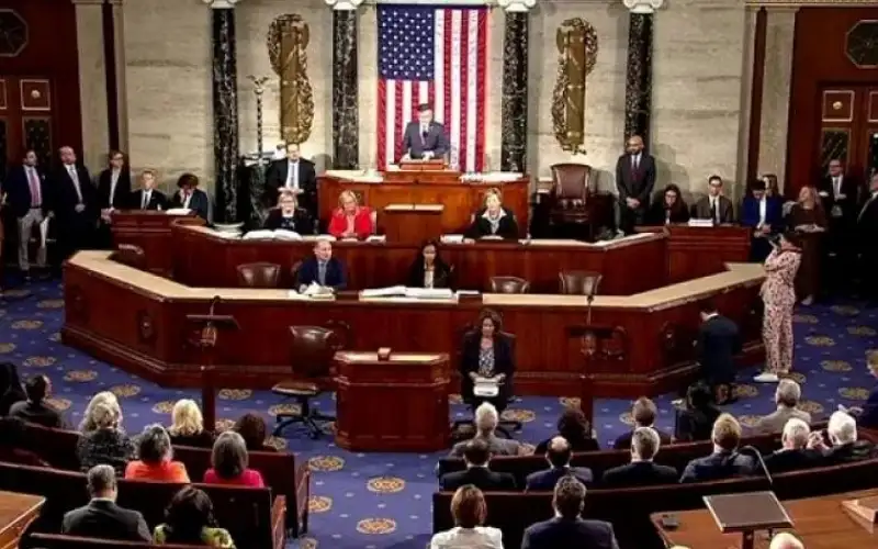 النواب الأميركي يقر مشروع مساعدات عسكرية