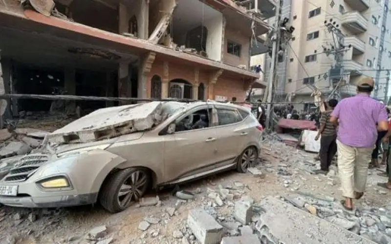 7 شهداء بغارات متواصلة للإحتلال في