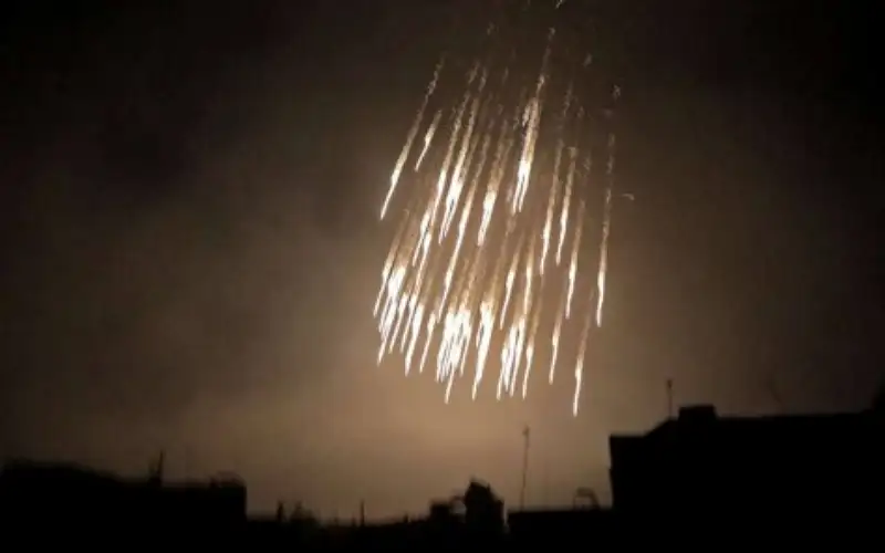 إطلاق قنابل فسفورية إسرائيلية على شمال