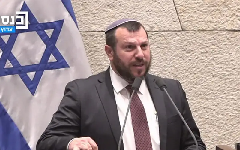 نتنياهو يوقف وزير (القنبلة الذرية)