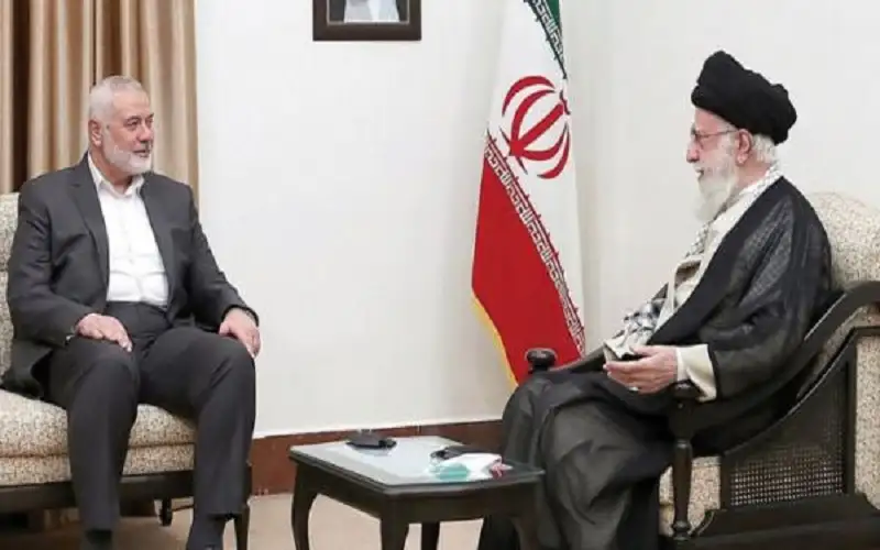 المرشد الإيراني يلتقي هنية في طهران