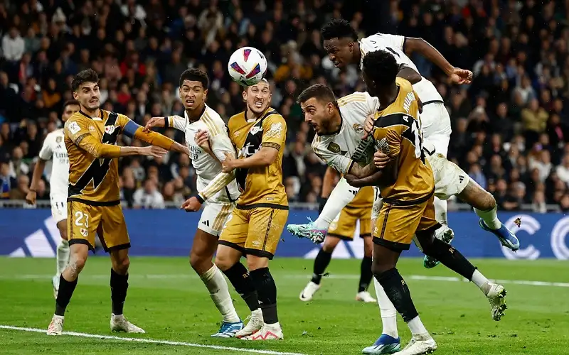 ريال مدريد يتعادل مع رايو فايكانو