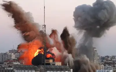 تجدد القصف العنيف على مناطق بمدينة