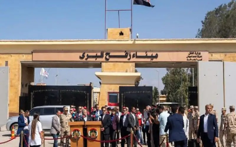 مصر تعيد عددا من مواطنيها العالقين