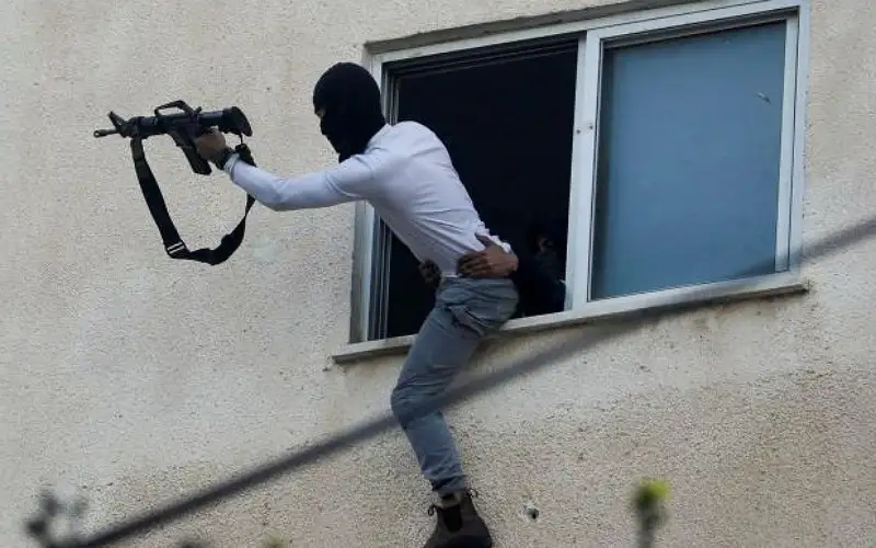 إعلام عبري: الجيش يواجه حربا في