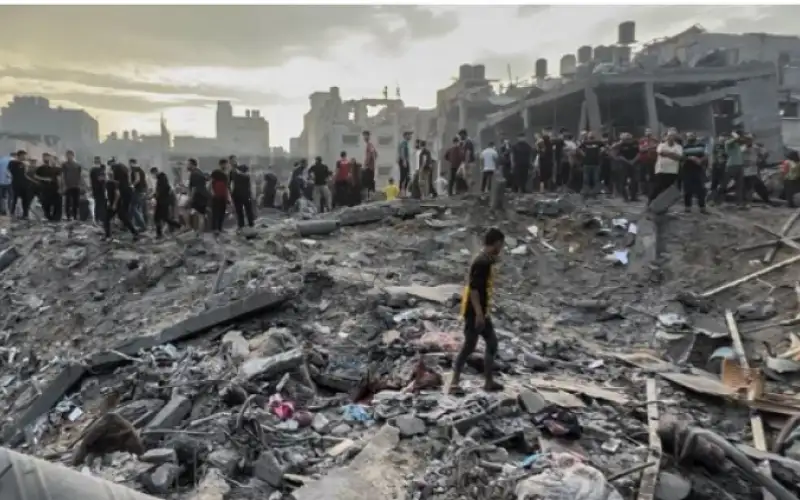 انتشال جثامين 35 شهيدا من تحت