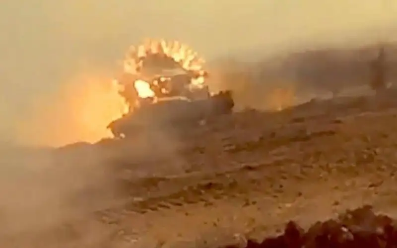 القسام تدمر 3 آليات وجرافة على