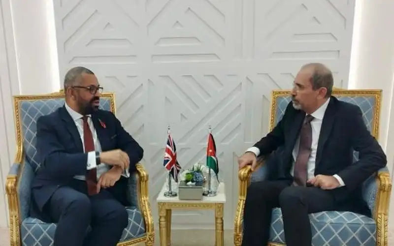 الصفدي يؤكد ضرورة الوقف الفوري للحرب