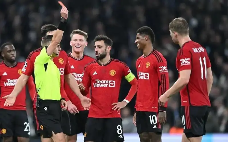 تن هاغ: طرد راشفورد سبب الخسارة