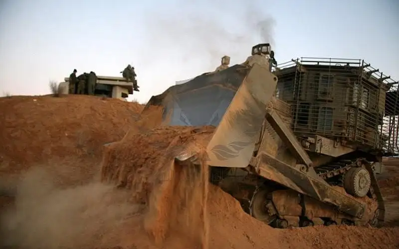 استهداف دبابة وجرافة للاحتلال جنوب غزة