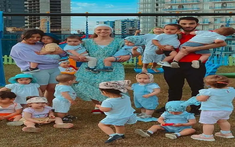 زوجان جورجيان لديهما 22 طفلا ويخططان