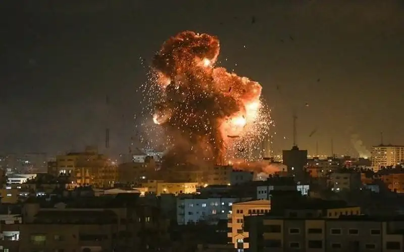 قصف مدفعي كثيف شمال قطاع غزة