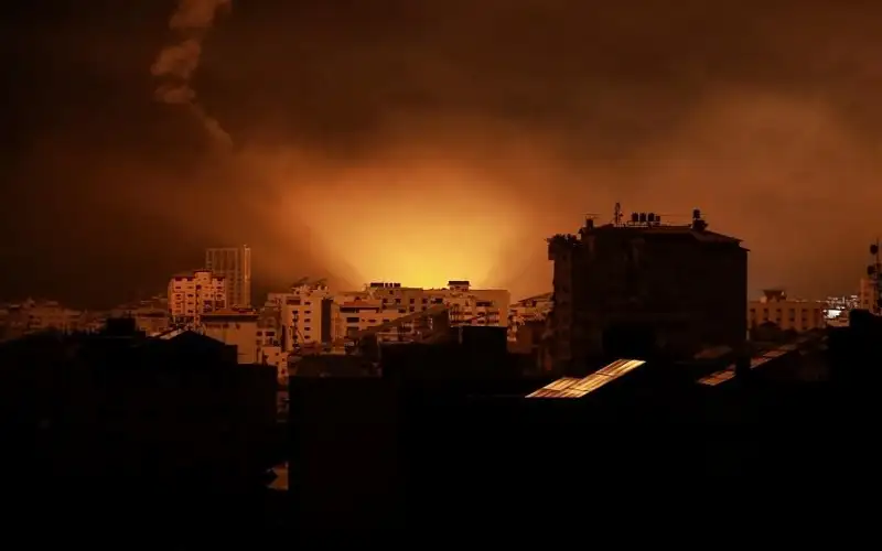 قصف إسرائيلي واشتباكات بمحيط مستشفى الشفاء