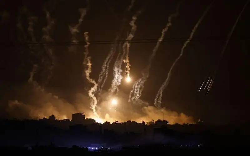 طيران الاحتلال يستهدف آبار المياه بمستشفى