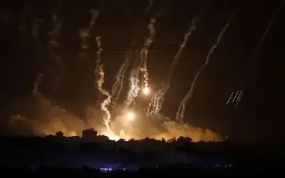 طيران الاحتلال يستهدف آبار المياه بمستشفى