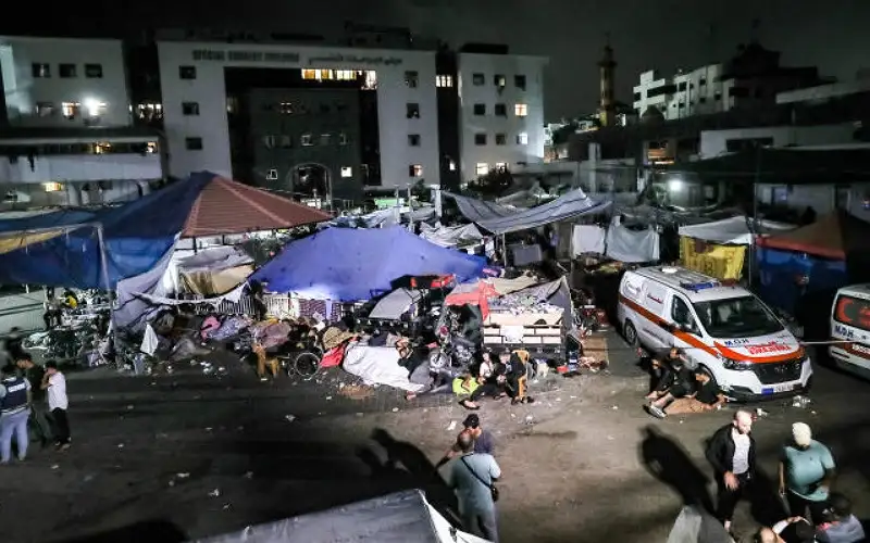 مدير مجمع الشفاء بغزة للعالم: شكرا لكم