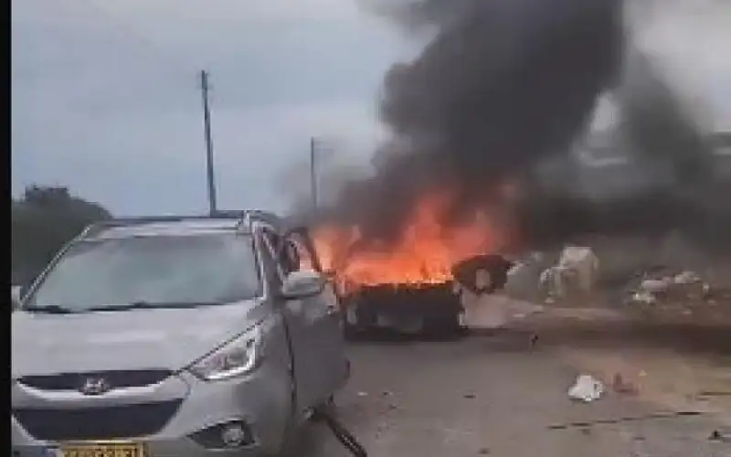 اصابة 6 مستوطنين إثر سقوط صاروخ