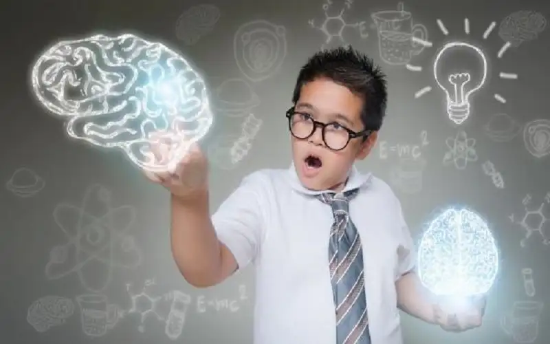 علامات النبوغ لدى الأطفال حتى عمر