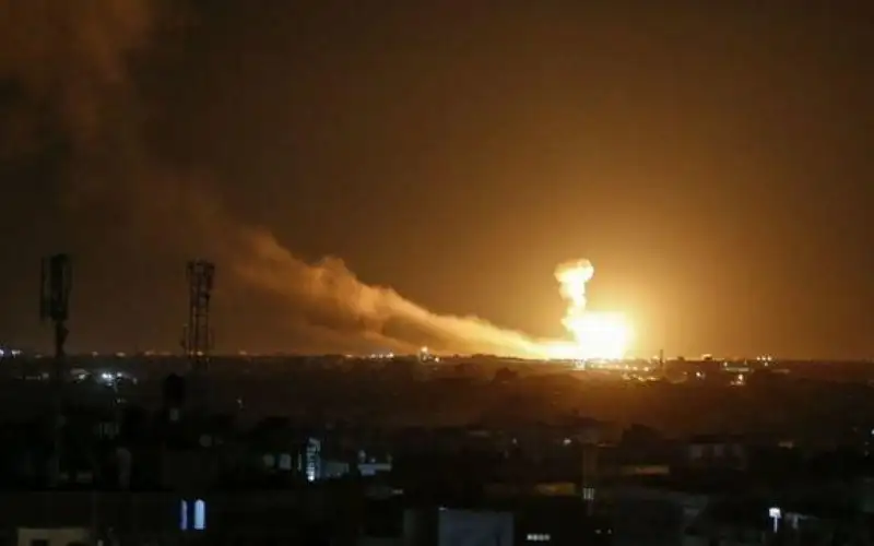 أنباء عن إطلاق صواريخ من سوريا