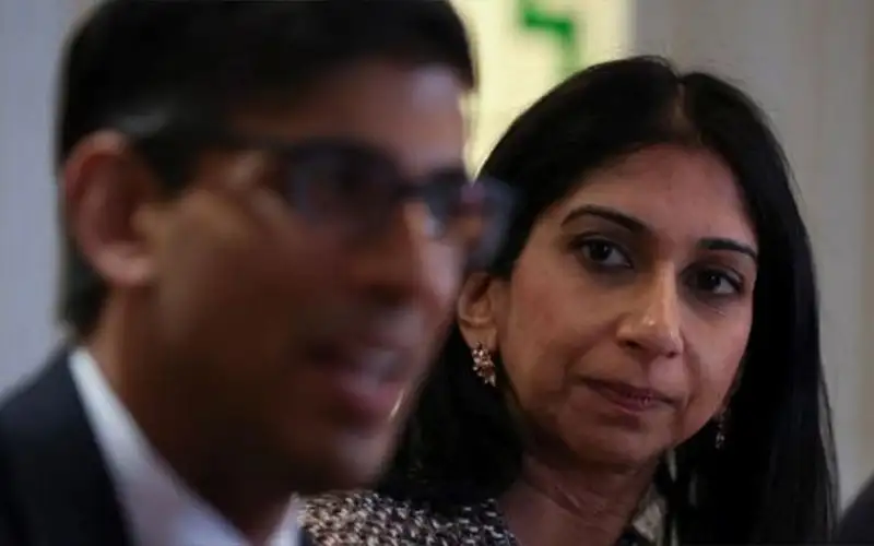 بريطانيا.. وزيرة الداخلية المقالة تتهم سوناك