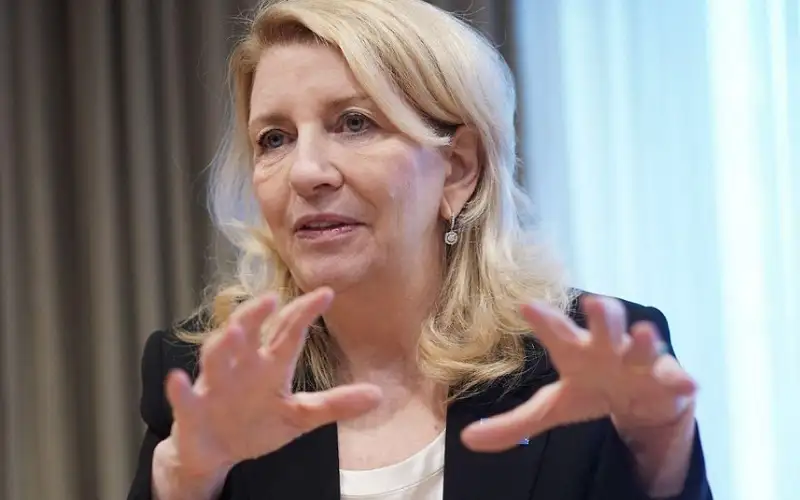 انقلاب مركبة مديرة اليونيسف في طريقها