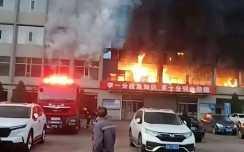 مصرع 11 شخصا بحريق شمال الصين