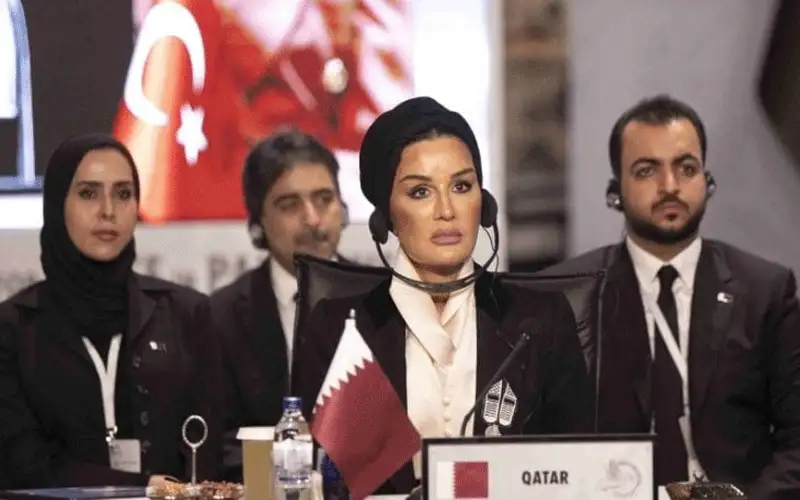 الشيخة موزا تعتذر عن دورها كسفيرة