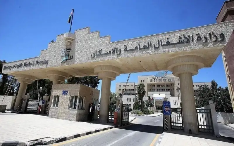 انطلاق أعمال مشروع صيانة وتعبيد شارع