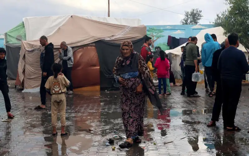 الأونروا: نبلغ تل أبيب بأماكن مدارسنا