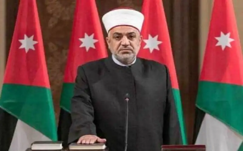 وزير الأوقاف يوجه بفتح المساجد للإيواء