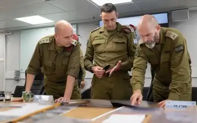 هليفي يصادق على خطط لمواصلة التوغل