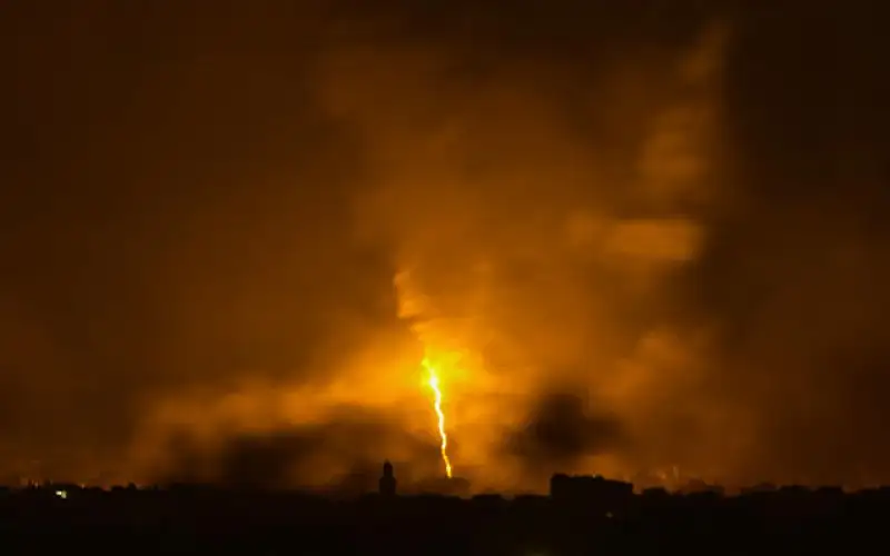 شهداء بقصف عنيف للاحتلال على منطقة