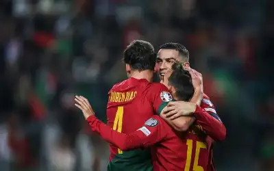 البرتغال تفوز على أيسلندا وتنهي مشوار