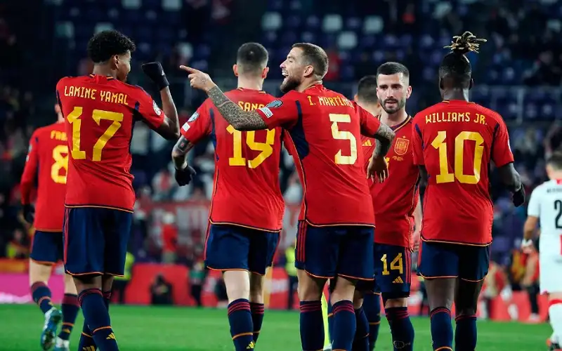 إسبانيا تفوز على جورجيا بثلاثية في