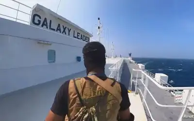 الحوثي: لا حديث عن تحرير السفينة