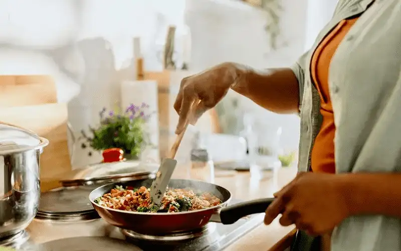 7 أطعمة تفقد قيمتها الغذائية عند