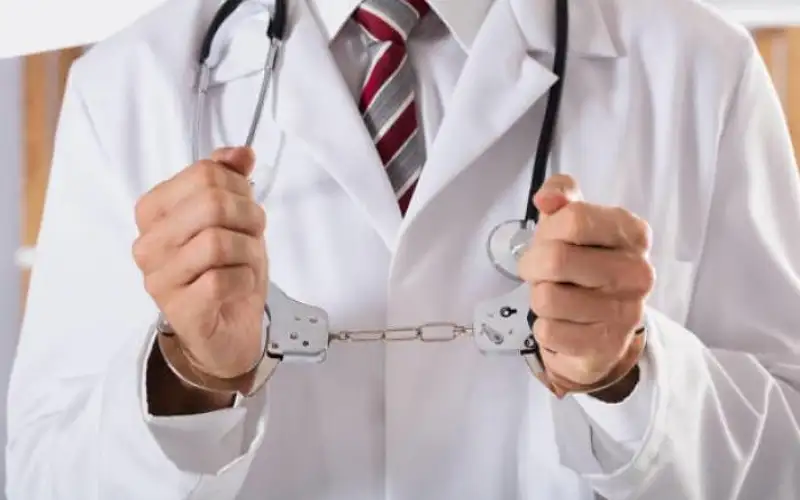 الاستئناف تفسخ حكما على طبيب أردني