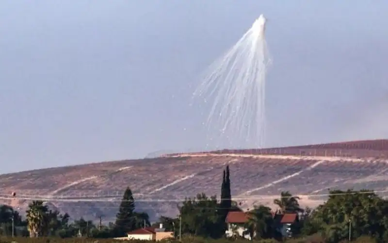 قصف للاحتلال بالقنابل الفوسفورية على جنوب