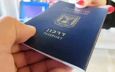 المالديف تستعد لحظر دخول حملة جواز