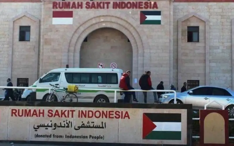 الاحتلال ينذر بإخلاء المستشفى الإندونيسي بـ4