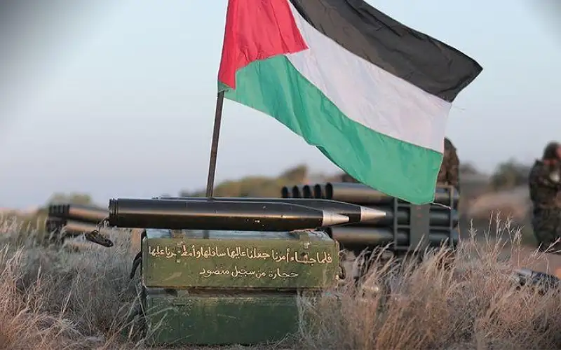 القسام تستهدف الاحتلال في (حوليت) بصواريخ