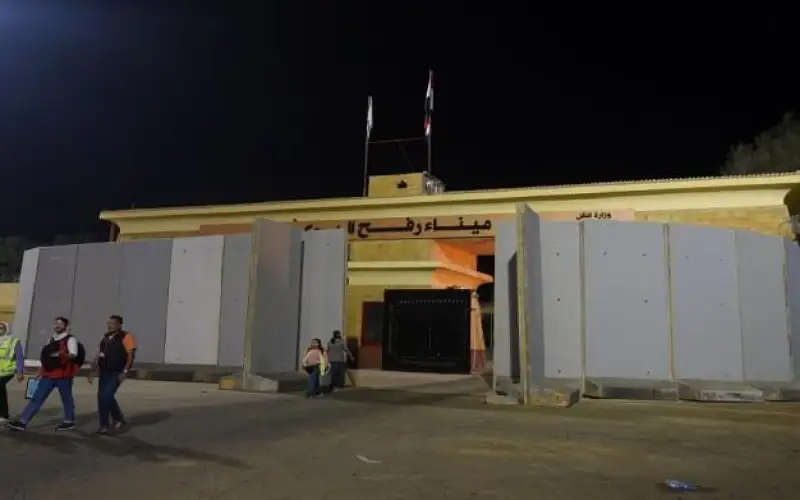 الهلال الأحمر الفلسطيني: استلمنا 80 شاحنة