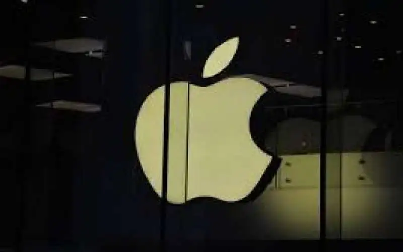 طرد إسرائيلي من متجر لـأبل بأمريكا